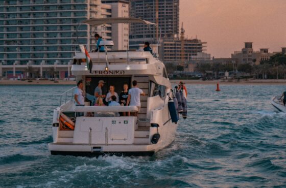 Sharing Yacht Tour With BBQ Dinner